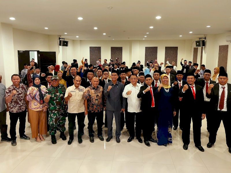 Pelantikan dan pengambilan sumpah janji jabatan anggota Panwaslu Kecamatan se-Kota Makassar, Jumat (28/10/2022). 