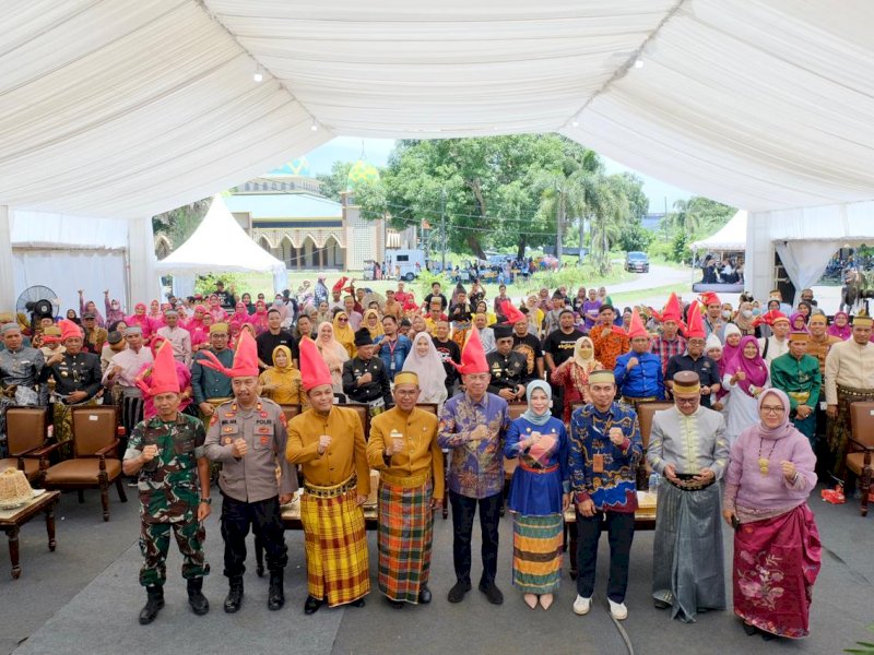 Penyelenggaraan Festival Seni Budaya Sulsel di Benteng Somba Opu. 