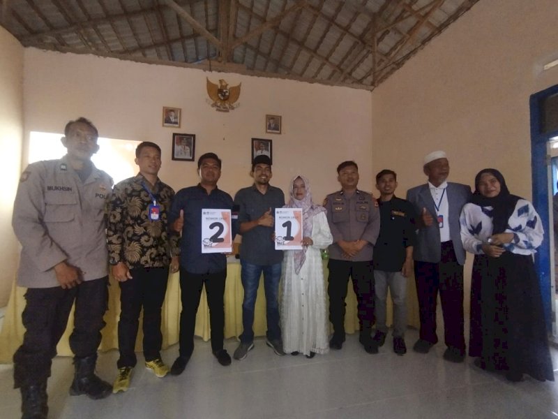 Penentuan nomor urut calon kades di Pilkades Tea Musu, Bone.