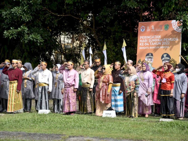 Upacara peringatan Sumpah Pemuda di Lutra.