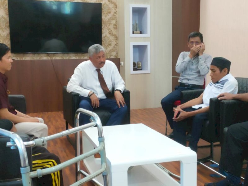 Bupati Pinrang Irwan Hamid menerima kunjungan pengurus Persatuan Penyandang Disabilitas (PPDI) Sulawesi Selatan di Kantor Bupati Pinrang