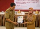 Dokumen Grand Design Pembangunan Kependudukan Resmi Diserahkan ke Bupati Lutra