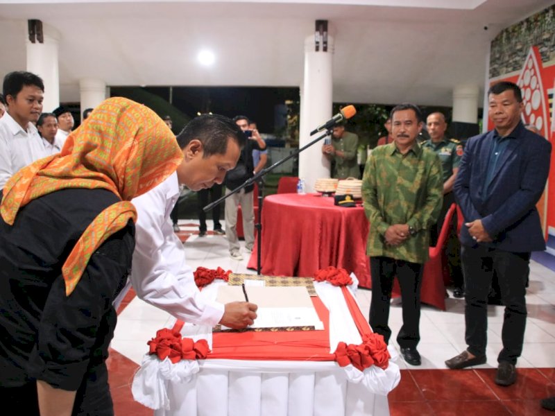 Bupati Bulukumba Muchtar Ali Yusuf menghadiri pelantikan pengurus KAHMI Bulukumba.
