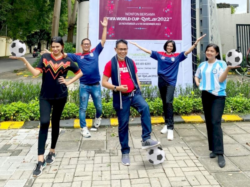 Manajemen Maxone Hotel & Resort Makassar menyiapkan nonton bersama Piala Dunia.