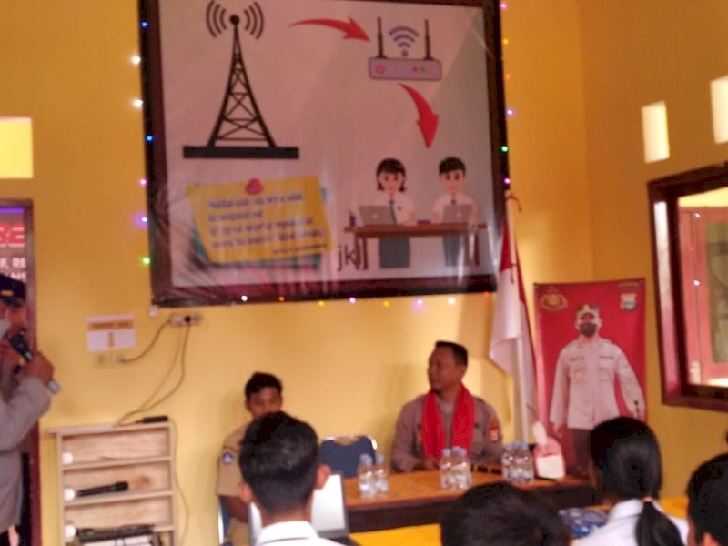 Polres Torut menghadirkan WiFi gratis bagi pelajar di Sa'dan Balusu.