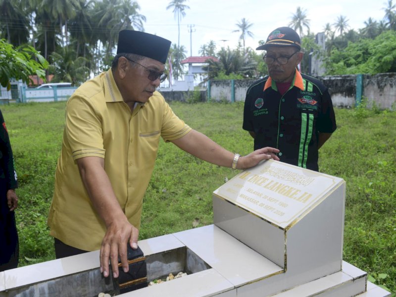 IAS berziarah ke makam Ince Langke di Selayar. 