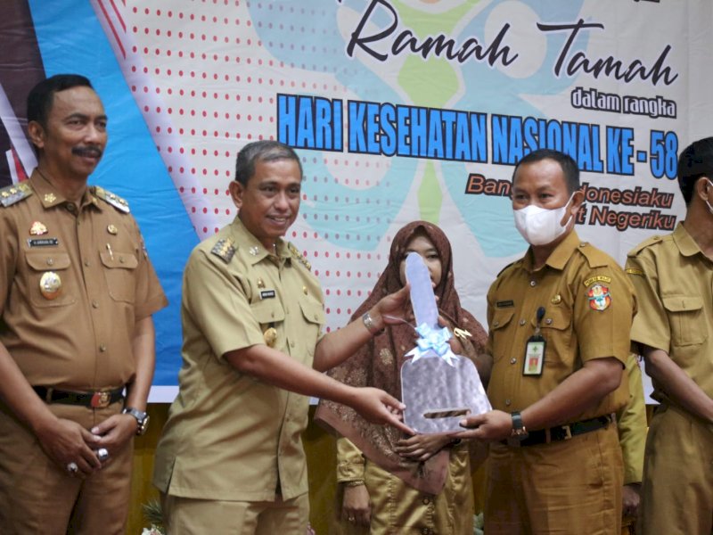 Peringatan Hari Kesehatan Nasional (HKN) ke-58 tingkat Kabupaten Wajo di Glory Convenction Center, Senin (28/11/2022).