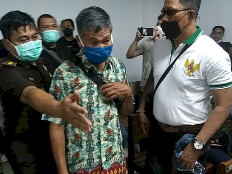 Terdakwa kasus pelanggaran HAM Paniai, Isak Sattu divonis bebas majelis halim Pengadilan Negeri Makassar, Kamis (8/12/2022).