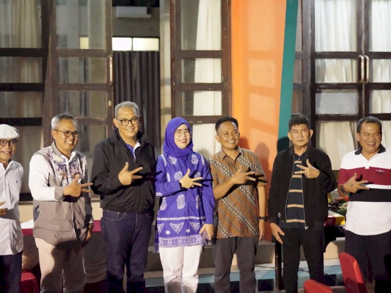 Bupati Bantaeng Ilham Azikin menghadiri rapat kerja Fakultas Ilmu Sosial dan Ilmu Politik (Fisip) Universitas Hasanuddin (Unhas) di Pantai Marina.