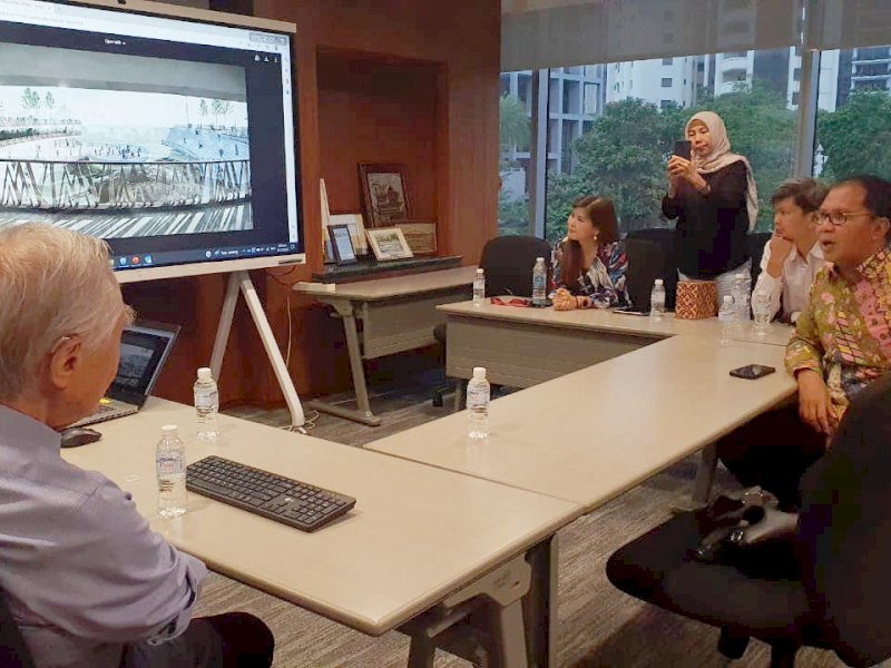 Wali Kota Makassar Moh Ramdhan Pomanto memaparkan konsep Makassar menuju kota dunia dalam pertemuan yang bertajuk Planning Smart Residential City, Smart Transportation City di Morrow Office Singapura.