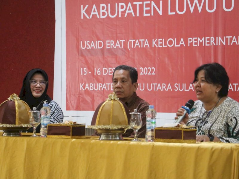 Plt. Asisten I Bidang Pemerintahan, Akram Risa, saat membuka Lokakarya, Kamis (15/12/2022), di Aula Hotel Bukit Indah. 