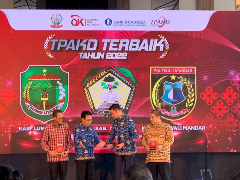 Pemkab Lutra Raih Award TPAKD 2022.