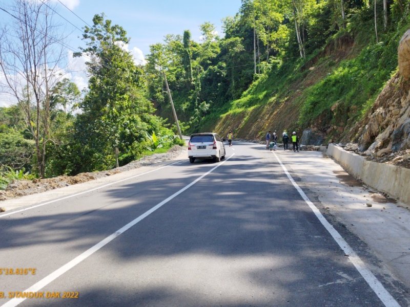 Ruas Rantepao-Sa'dan-Batusitanduk sepanjang 5,4 km yang telah rampung.
