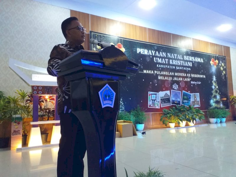 Bupati Bantaeng Ilham Azikin menghadiri perayaan Natal bersama umat Kristiani di Balai Kartini, Bantaeng.