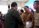 Terdampak Bencana Hidrometeorologi, Lutra Terima Bantuan dari BNPB