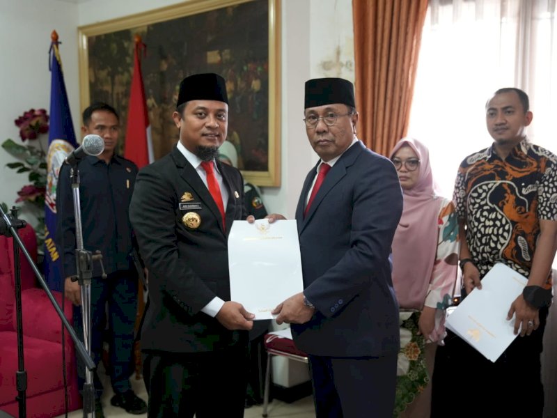 Gubernur Sulawesi Selatan Andi Sudirman Sulaiman melantik Andi Aslam Patonangi sebagai Penjabat (Pj) Sekretaris Daerah (Sekda) Provinsi Sulsel.