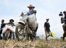 Momen Bupati IDP Tunggangi Trail, Jajal Jalur Balapan Ojek Gabah