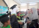 Wisuda Ratusan Santri di Lutra, IDP: Jangan Berhenti Mengaji