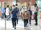 Sudirman Jenguk 3 Anak Asal Sulsel yang Alami Kelainan Jantung di RSCM Jakarta
