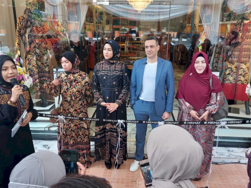 Showroom Hikmat Makassar yang terletak di Jl AP Pettarani No 53, Kota Makassar, resmi dibuka dengan konsep elegan, Minggu (29/1/2022).