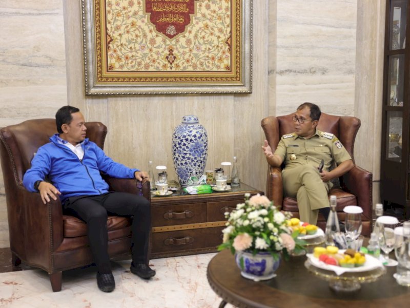 Wali Kota Makassar Moh Ramdhan Pomanto dan Ketua APEKSI bersama Dir Eksekutif menggelar rapat persiapan di kediamannya Jl Amirullah, Rabu, (1/02/2023).