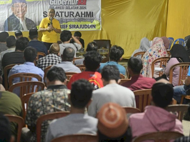 Ilham Arief Sirajuddin (IAS) bersilatuhim dengan tokoh masyarakat Suppa, Pinrang.