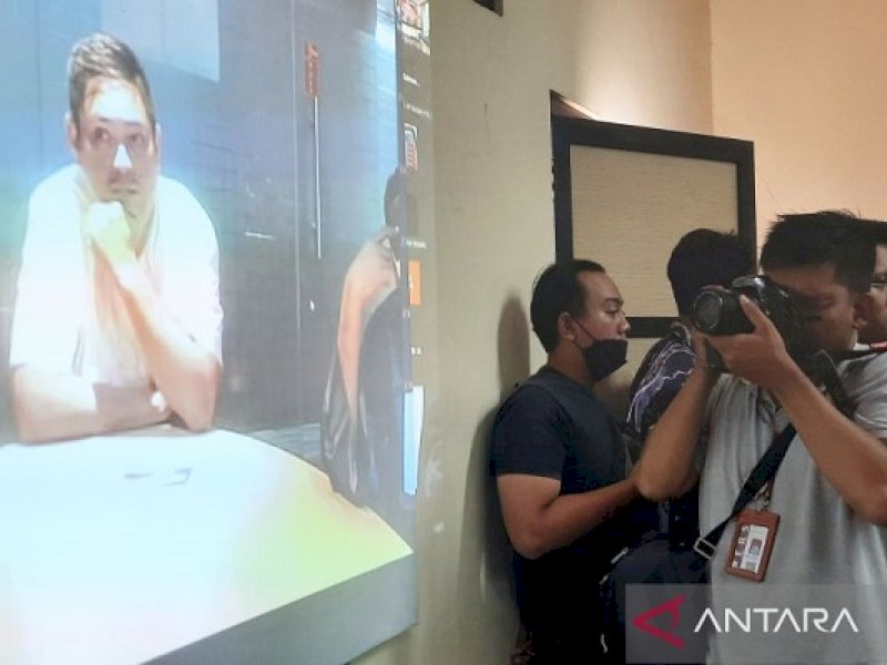 Mardani H Maming mengikuti sidang vonis dari Gedung KPK Jakarta.