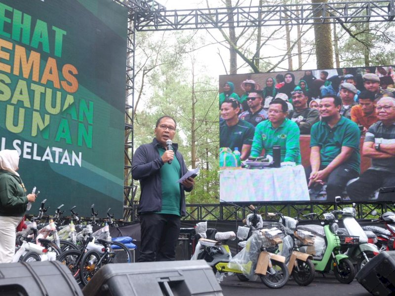 Wali Kota Makassar, Moh Ramdhan Pomanto ikut jalan sehat yang digelar Partai Persatuan Pembangunan (PPP), di Malino.