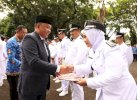 Hari Kesadaran Nasional, 15 Kades di Bantaeng Terima Lencana Desa Mandiri