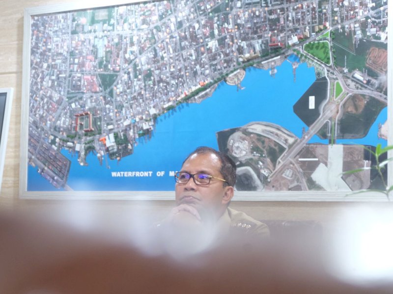 Danny Pomanto mengikuti Rapat Koordinasi Dalam Rangka Pembahasan Langkah Konkret Pengendalian Inflasi di Daerah Tahun 2023 yang diadakan oleh Ditjen Bina Bangda Kemendagri RI secara virtual, Senin (20/2/2023).

