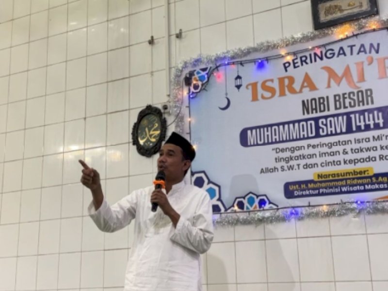 Ketua DPRD Makassar, Rudianto Lallo menghadiri peringatan Isra Mi'raj Nabi Besar Muhammad SAW 1444 Hijriah 
di Masjid Babul Falah, Kelurahan Buloa, Kecamatan Tallo, Selasa (21/2/2023). 