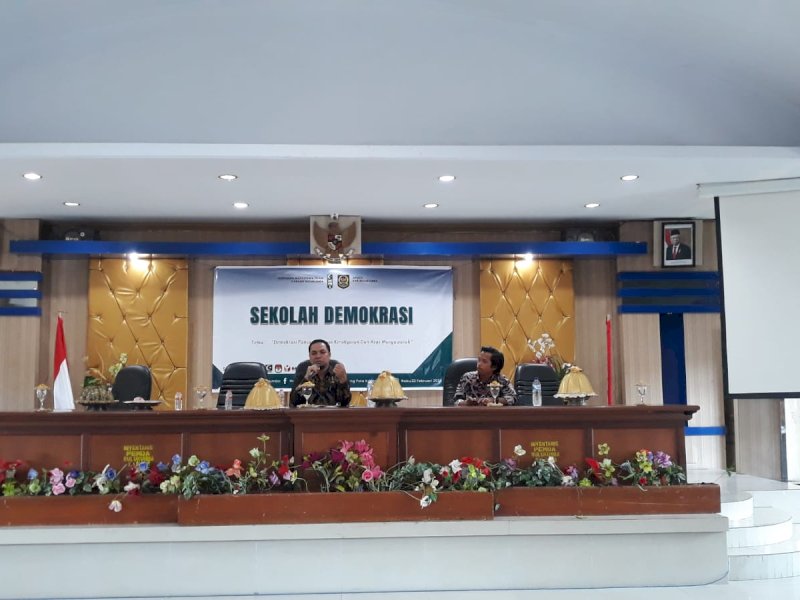 Sekolah Demokrasi yang digagas oleh HMI-Apdesi di Ruang Pola Kantor Bupati Bulukumba, Rabu (23/2/2023).