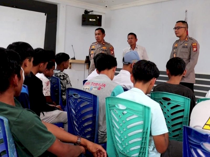 Kepala Kepolisian Resor Tana Toraja AKBP Juara Silalahi menemui sejumlah pelaku aksi tawuran di Aula Bhayangkara Mapolres.
