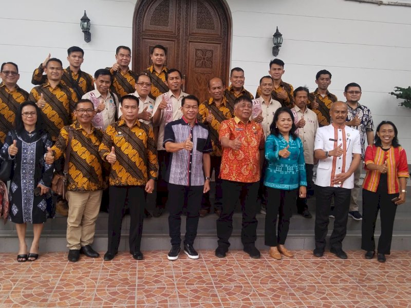 Bupati Murung Raya Kalimantan Tengah Perdie M Yoseph berkunjung ke Tana Toraja.