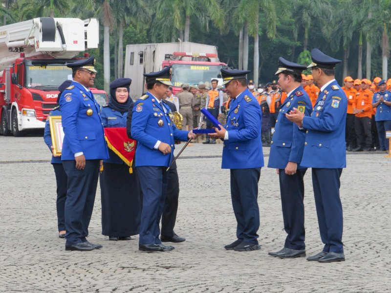 Wali Kota Makassar Moh Ramdhan Pomanto meraih penghargaan Kepala Daerah Terfavorit yang Peduli Terhadap Upaya Pencegahan dan Penyelamatan Kebakaran