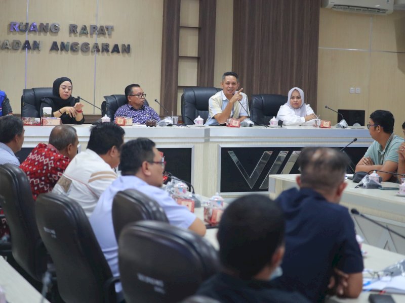 Rapat dengar pendapat membahas perpanjangan kontrak BTS (tower provider) di DPRD Makassar, Jumat (10/3/2023).