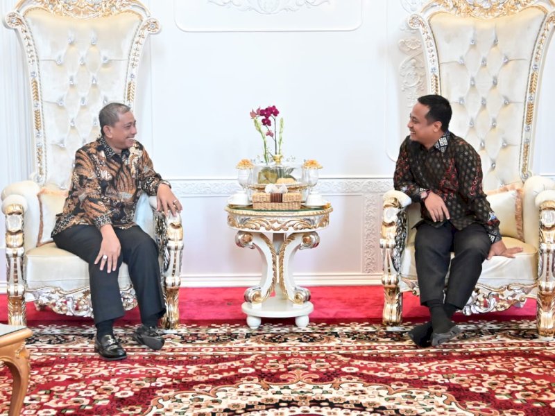 Bupati Wajo Amran Mahmud menemui Gubernur Sulsel Sudirman Sulaiman di rujab gubernur.