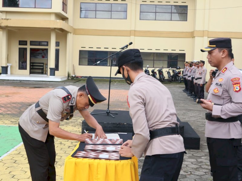 Kapolres Toraja Utara AKBP Eko Suroso memimpin langsung serah terima jabatan, Senin (13/3/2023).