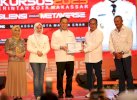Danny-Fatma Terima Dua Penghargaan Core Values ASN BerAKHLAK dari ESQ Group