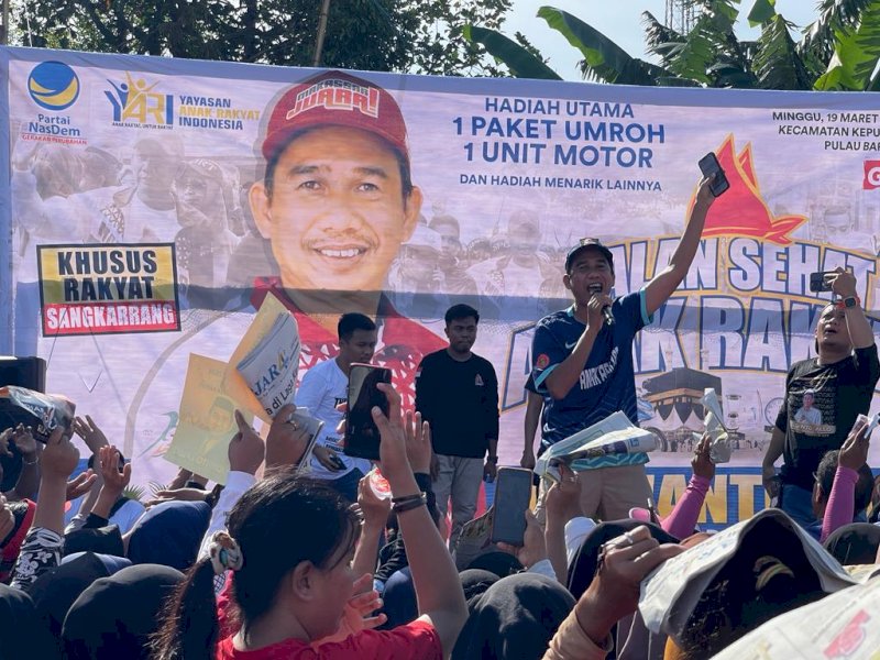 Ketua DPRD Makassar, Rudianto Lallo kembali menggelar jalan sehat anak rakyat di Pulau Barrang Lompo, Kecamatan Kepulauan Sangkarrang.
