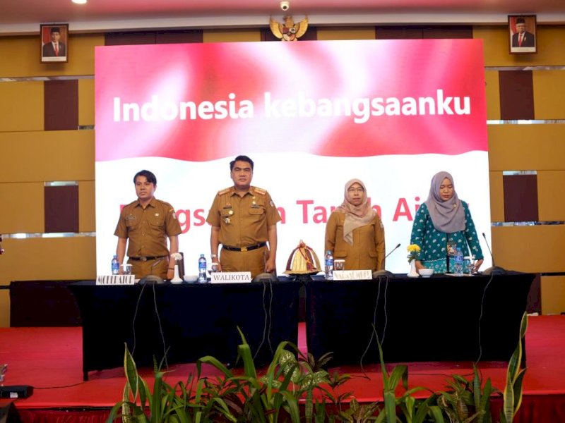 Dinas Komunikasi dan Informatika (Kominfo) Makassar menggelar Bimbingan Teknis (Bimtek) peningkatan kapasitas SDM terkait pengelolaan statistik sektoral di Hotel Aston and Convention Center, Selasa (21/03/2023).