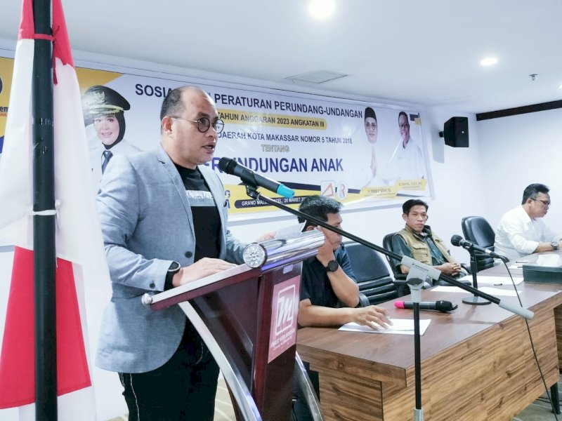 Anggota DPRD Kota Makassar, Irwan Djafar menggelar sosialisasi Peraturan Daerah (Perda) Nomor 5 tahun 2018 tentang Perlindungan Anak, di Grand Maleo Hotel Makassar, Minggu (26/3/2023).