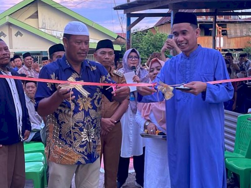 Ketua DPRD Makassar Rudinto meresmikan TK Ah Zahrah.