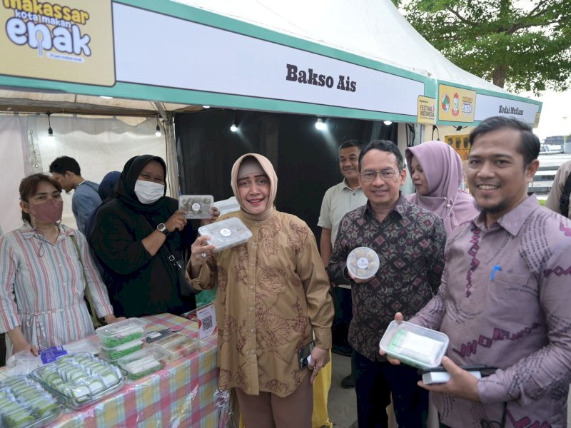 Ketua TP PKK Kota Makassar Indira Yusuf Ismail membuka secara resmi Gebyar UMKM Ramadan 2023.