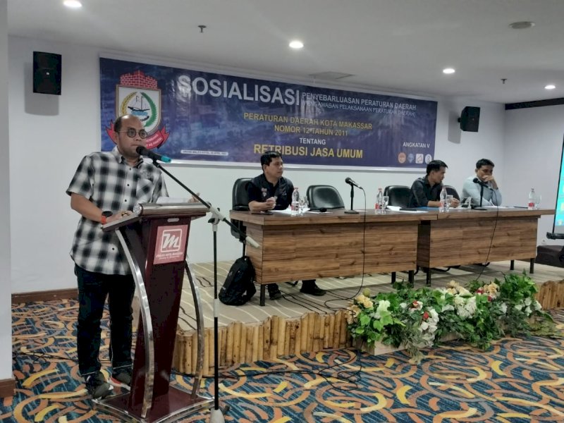 Anggota DPRD Kota Makassar, Irwan Djafar kembali menggelar sosialisasi penyebarluasan Perda Nomor 12 tahun 2011 tentang Retribusi Jasa Umum, di Grand Maleo Hotel Makassar, Minggu (9/4/2023).