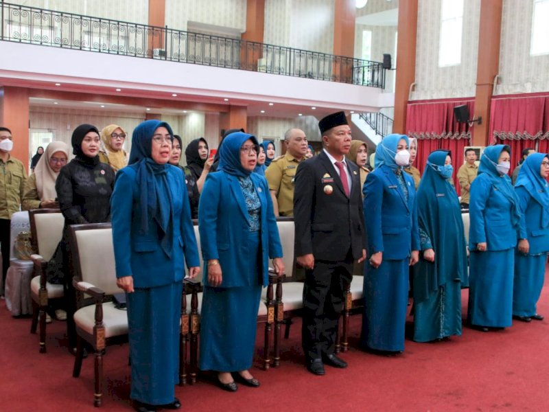 Ketua TP PKK Provinsi Sulawesi Selatan, Naoemi Octarina, melantik Andi Herfida Attas sebagai Ketua TP PKK Bulukumba.