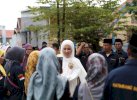 Blusukan Wawali Makassar ke Longwis Tamalanrea, Bagi Sembako dan Hibah
