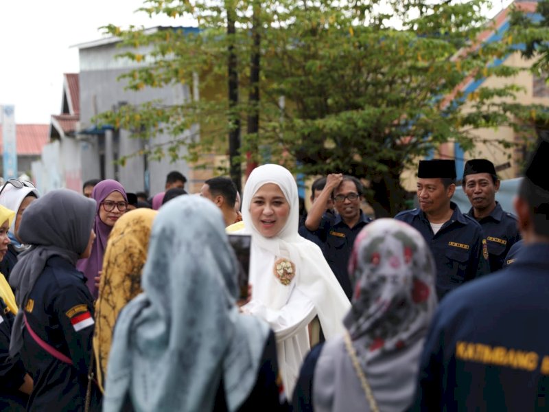 Wakil Wali Kota Makassar, Fatmawati Rusdi juga ikut turun bersafari Ramadan menyapa warga Lorong Wisata. 