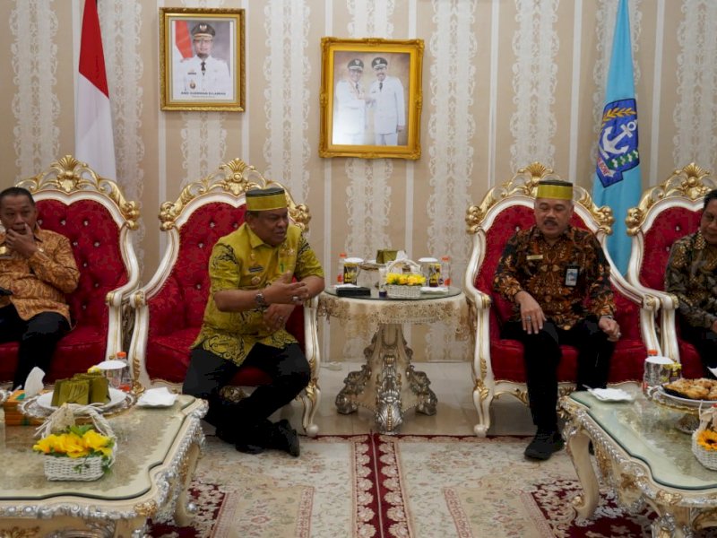 Kepala Kantor Wilayah DJPb Provinsi Sulawesi Selatan, Supendi bertemu Bupati Bone, Andi Fahsar M Fadjalangi.