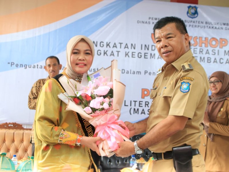Andi Herfida Attas dikukuhkan sebagai Bunda Literasi Kabupaten Bulukumba Masa Bakti 2023-2026.